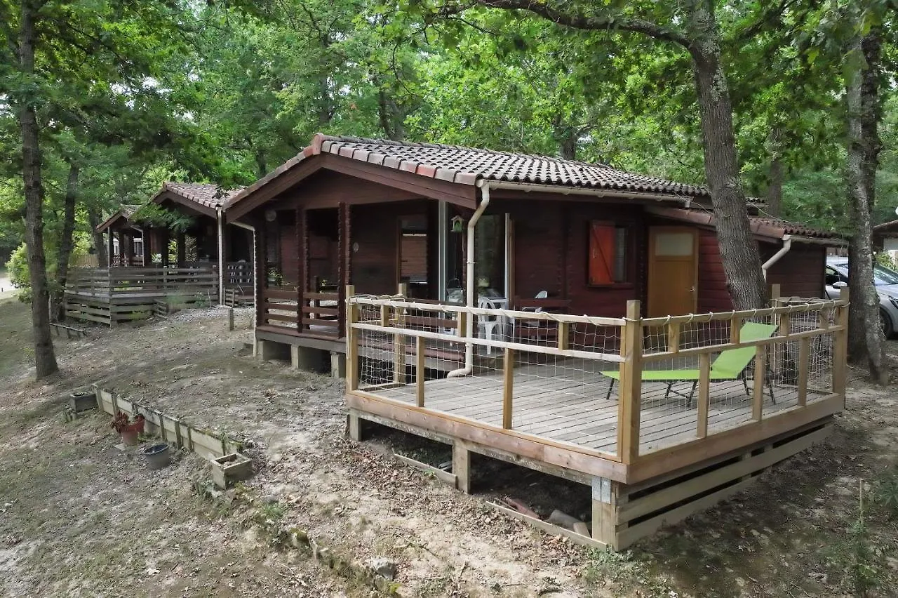Campsite Camping Les Lacs D'Armagnac Bretagne-d'Armagnac France